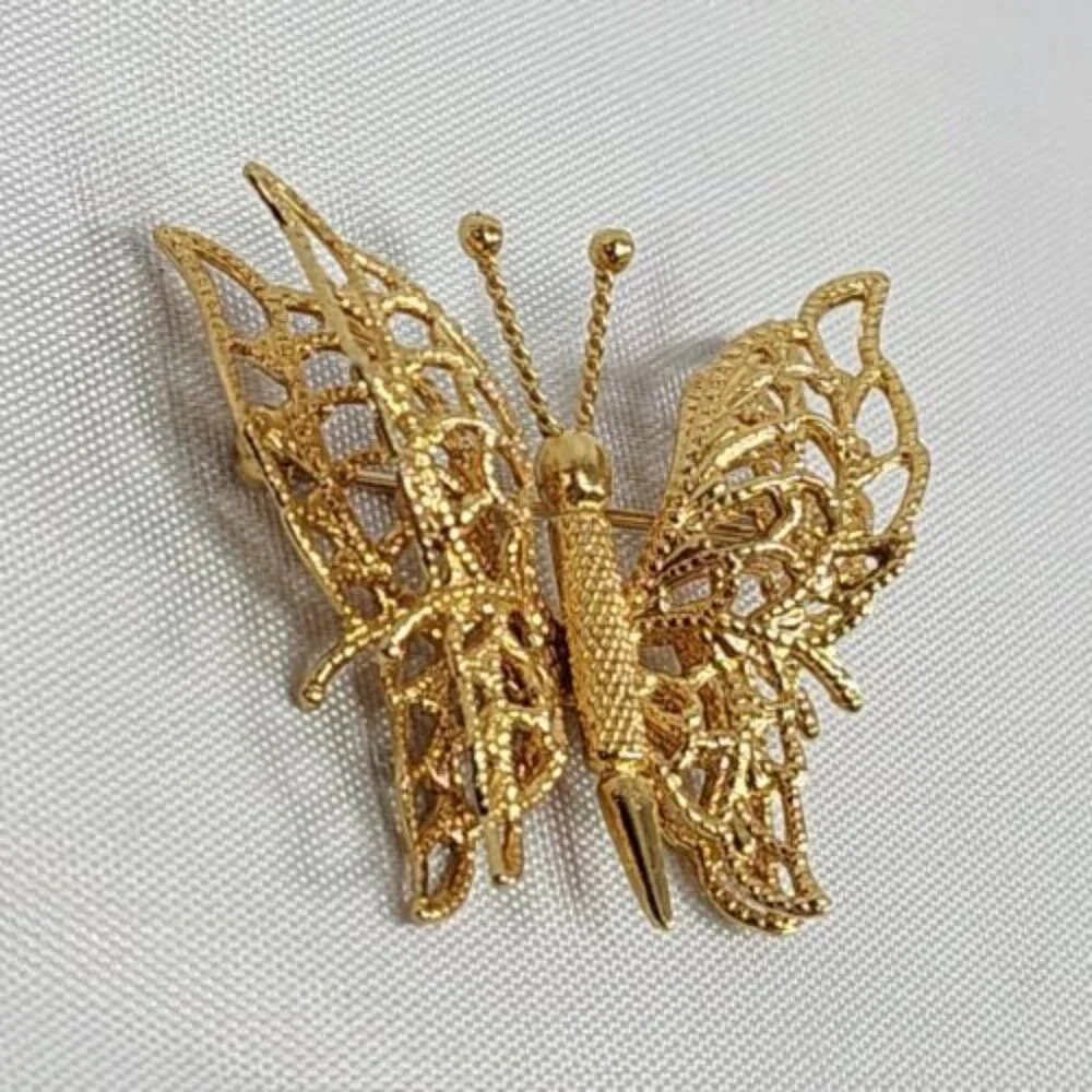 Monet Signed Gold Tone Double Winged Butterfly Filigree Brooch Pin Vintage Fancy